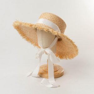 accessoire d'été en paille