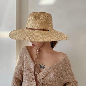 chapeau de paille élégant