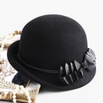 style raffiné avec chapeau