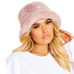chapeau en fourrure rose