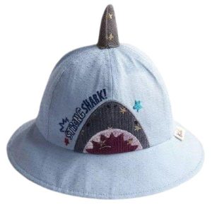 bob enfant requin cornu