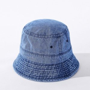 chapeau en jean moderne